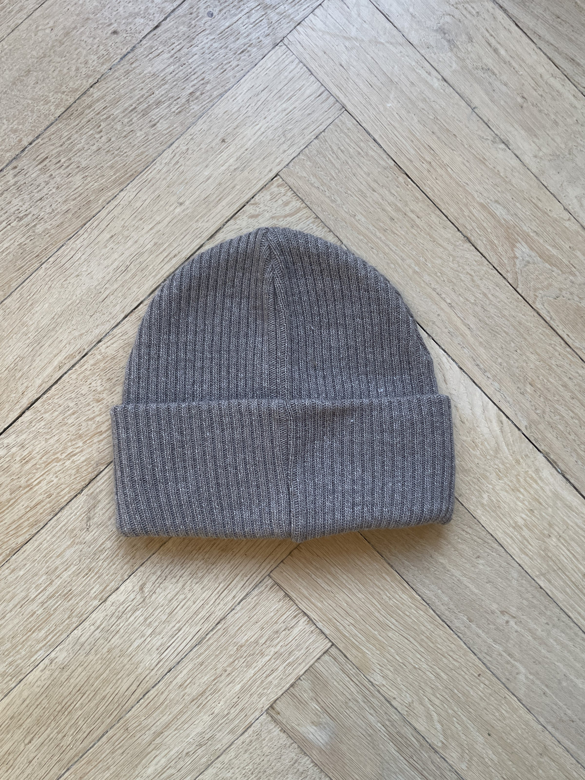 BEANIE DOBBELTSTRIK - BEIGE