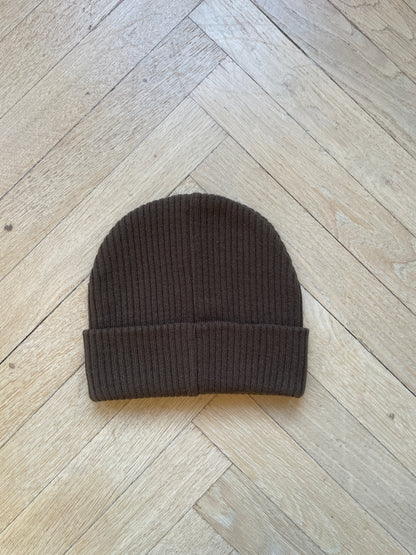 BEANIE DOBBELTSTRIK - LYSEBRUN